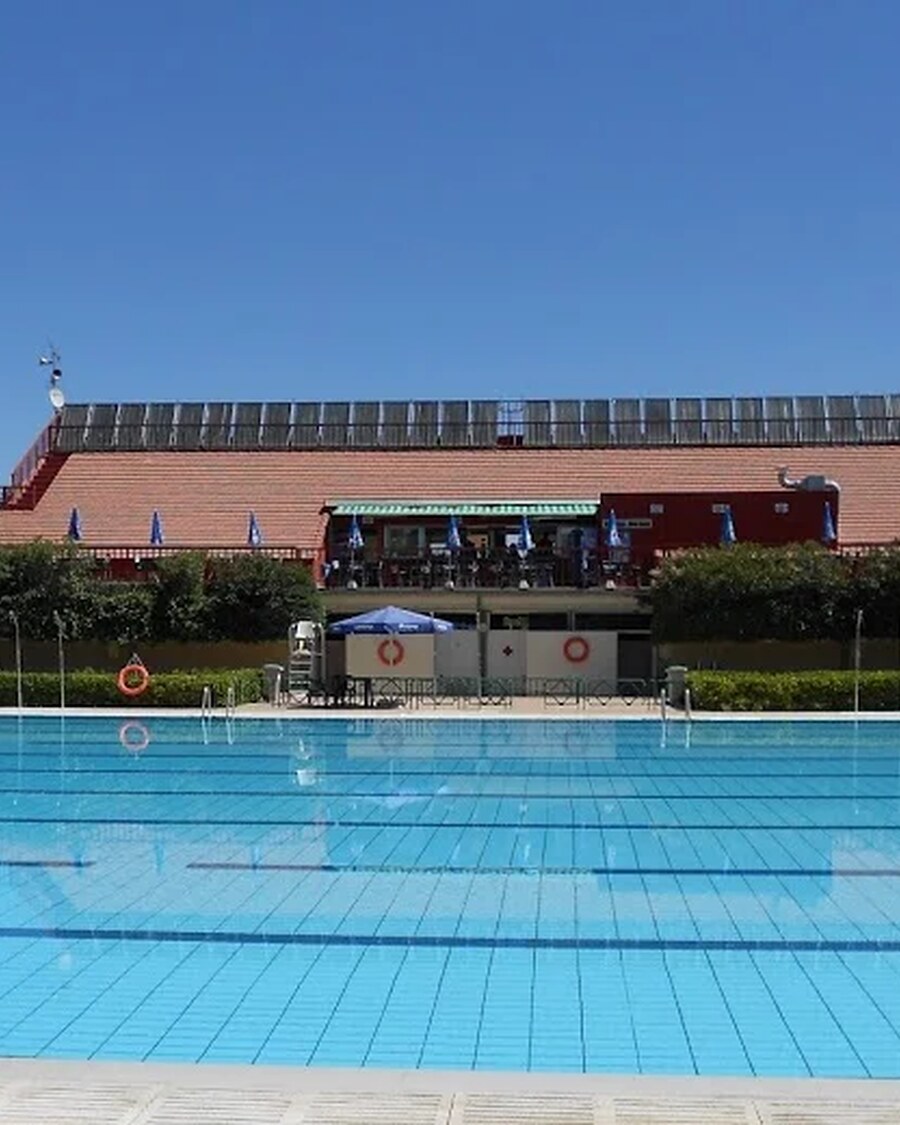 Comida y terraza en Fuente La Mora